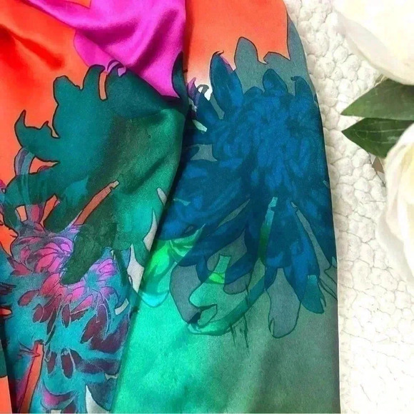 NWOT Trina Turk 100% Silk High Rise Bright Floral Lined Mini Skirt Size 2 - Picture 3 of 16